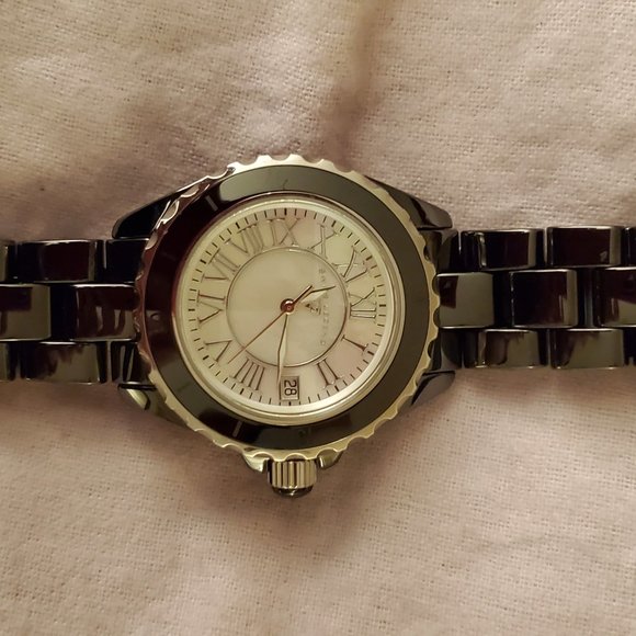 CERAMIC MEDIUM SIZED WATCH